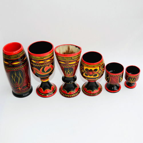 漆彩華章，彝韻留香 探秘大涼山西昌彝族漆繪實(shí)木酒杯